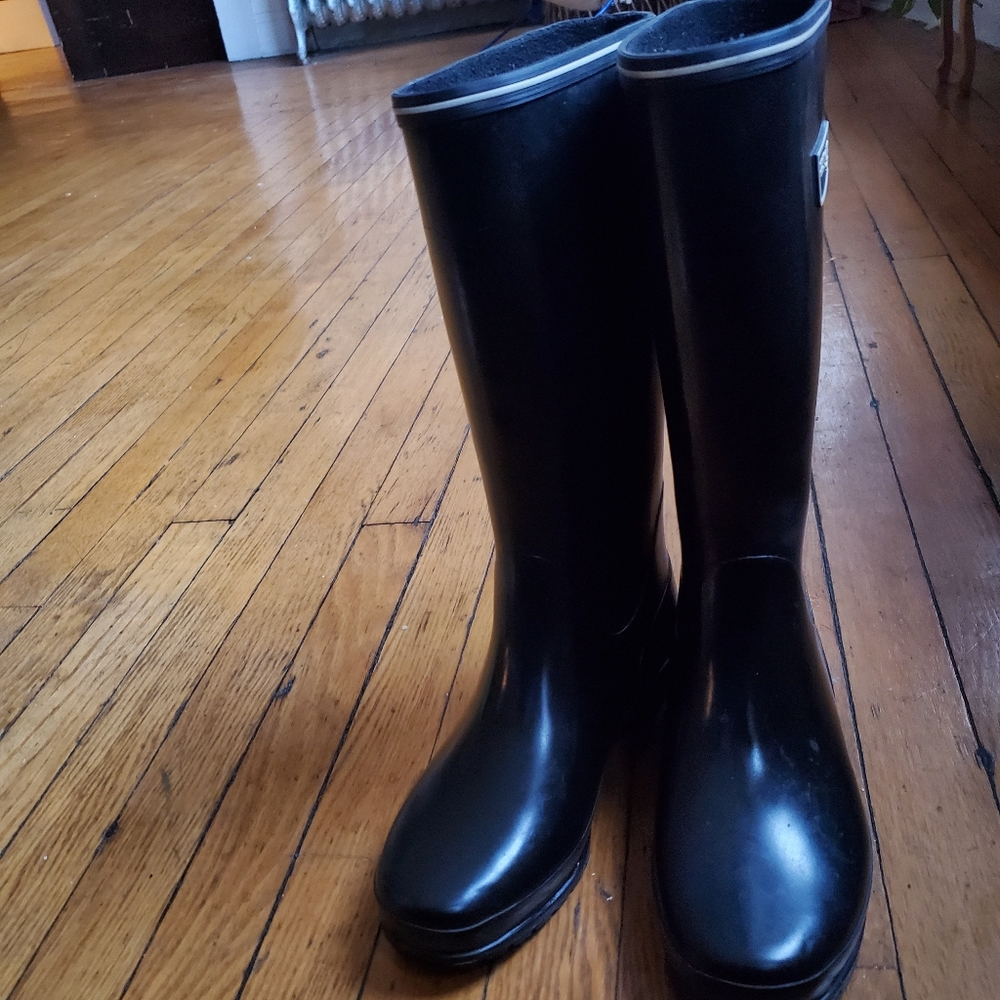 Rain boots